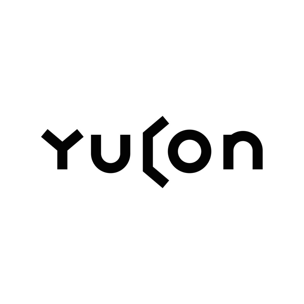 Das einfache, moderne Logo von YUCON in Schwarz auf einem weißen Hintergrund. Das Design spiegelt die Innovativität und Modernität der Marke YUCON wider.