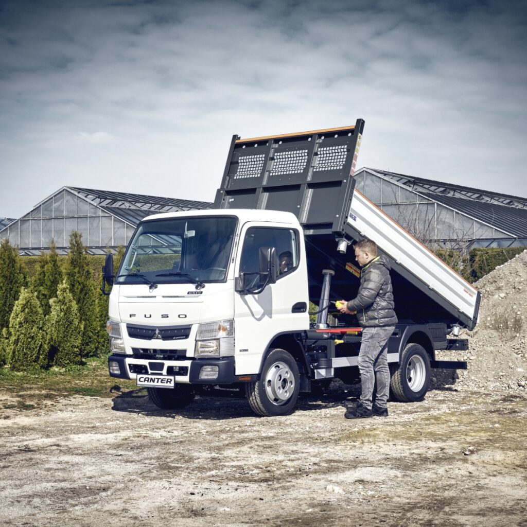 FUSO Canter Kipper