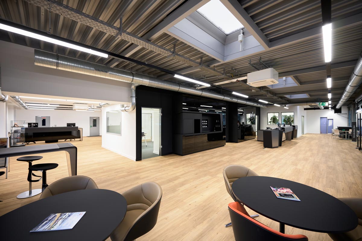 Innenansicht der Herbrand Werkstattservice-Annahme in Krefeld-Gartenstadt.