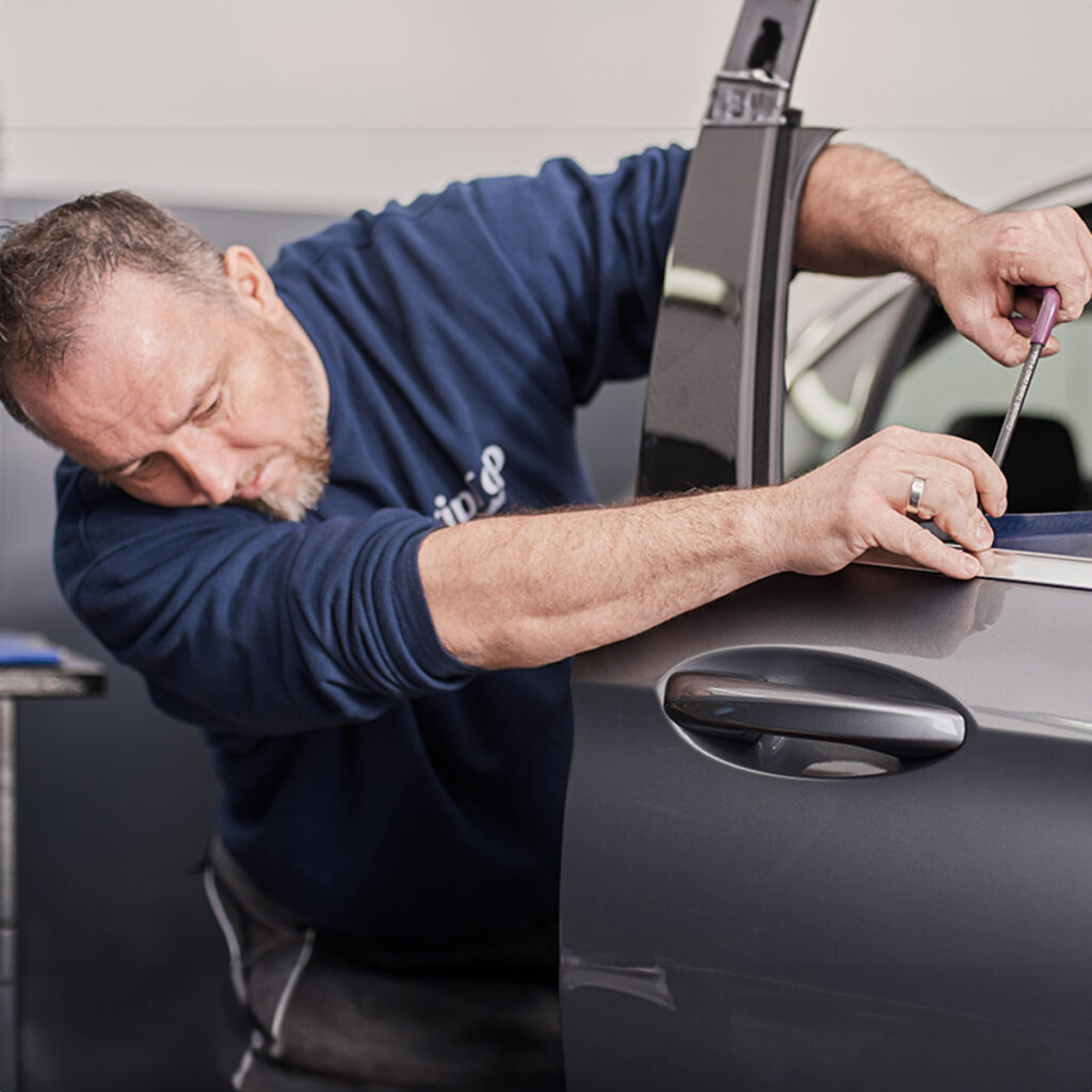 Beulen und Dellen arbeiten