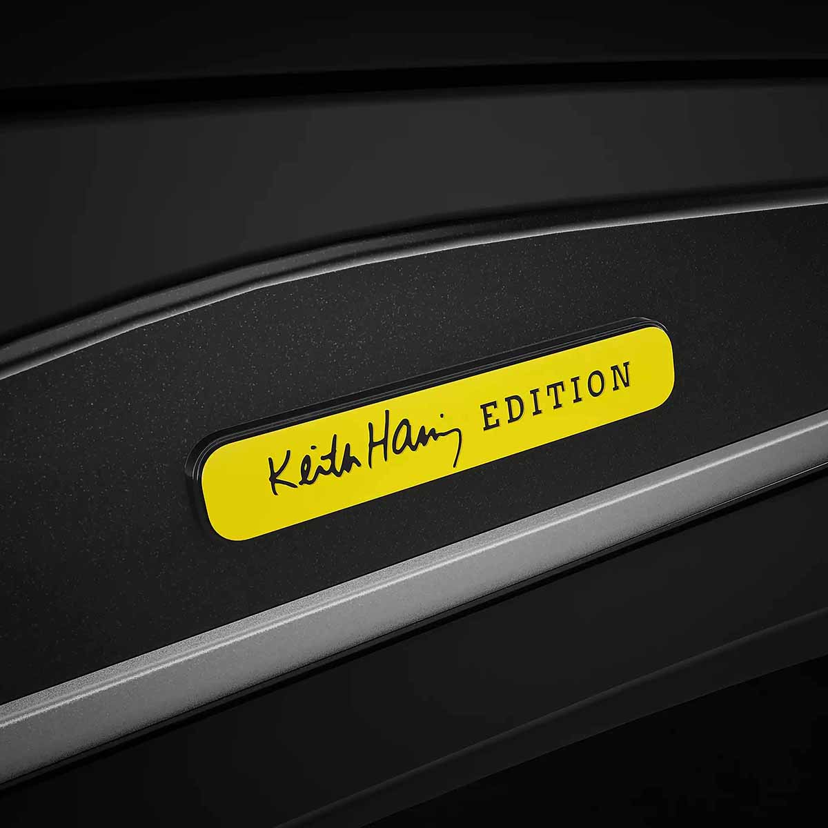 herbrand-smart-3-keith-haring-interieur3_1200x1200