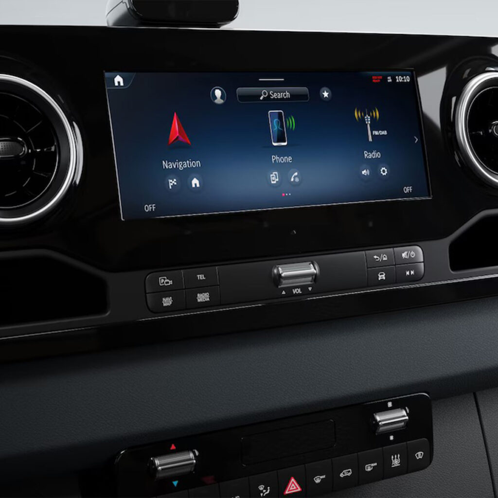 Mercedes-Benz-Sprinter-Tourer-Multimedia