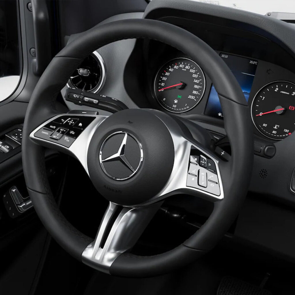 Mercedes-Benz-Sprinter-Tourer-lenkrad