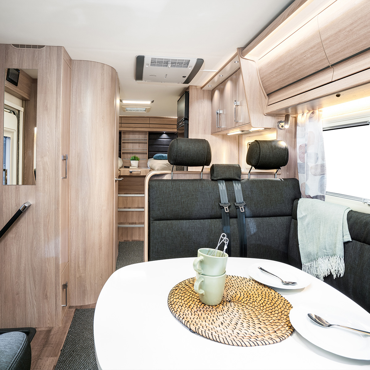 KABE_Wohnmobil_classic_Esstisch