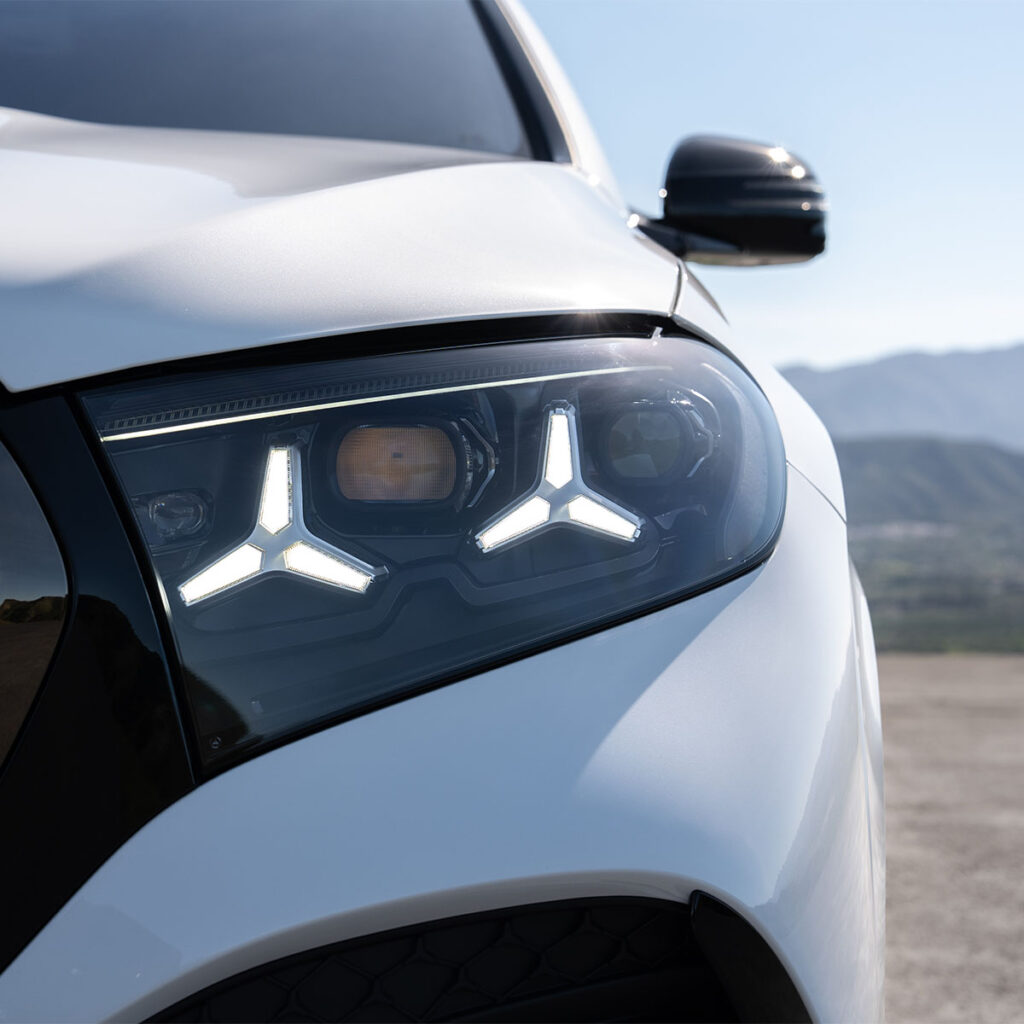 Nahaufnahme der Scheinwerfer des Mercedes-Benz GLE Coupè