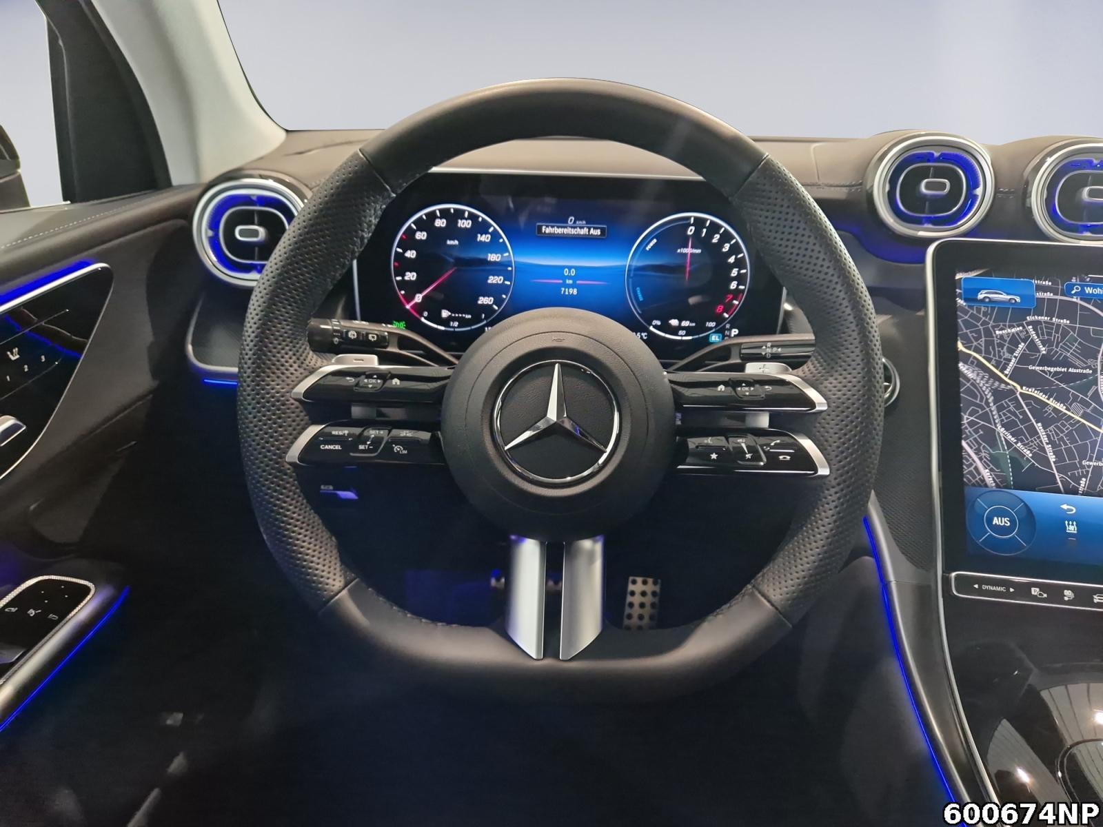 Fahrzeugabbildung Mercedes-Benz GLC 300 e AMG AHK Memory Kamera Ambiente+ 19