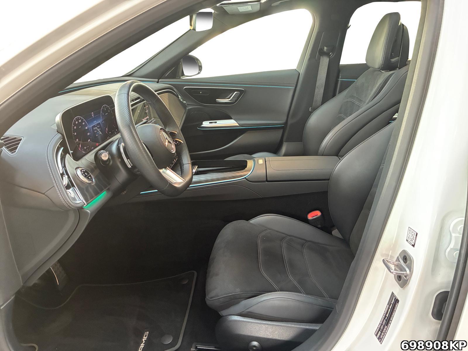 Fahrzeugabbildung Mercedes-Benz E 220 d T AMG Pano Night AHK DISTRONIC CarPlay