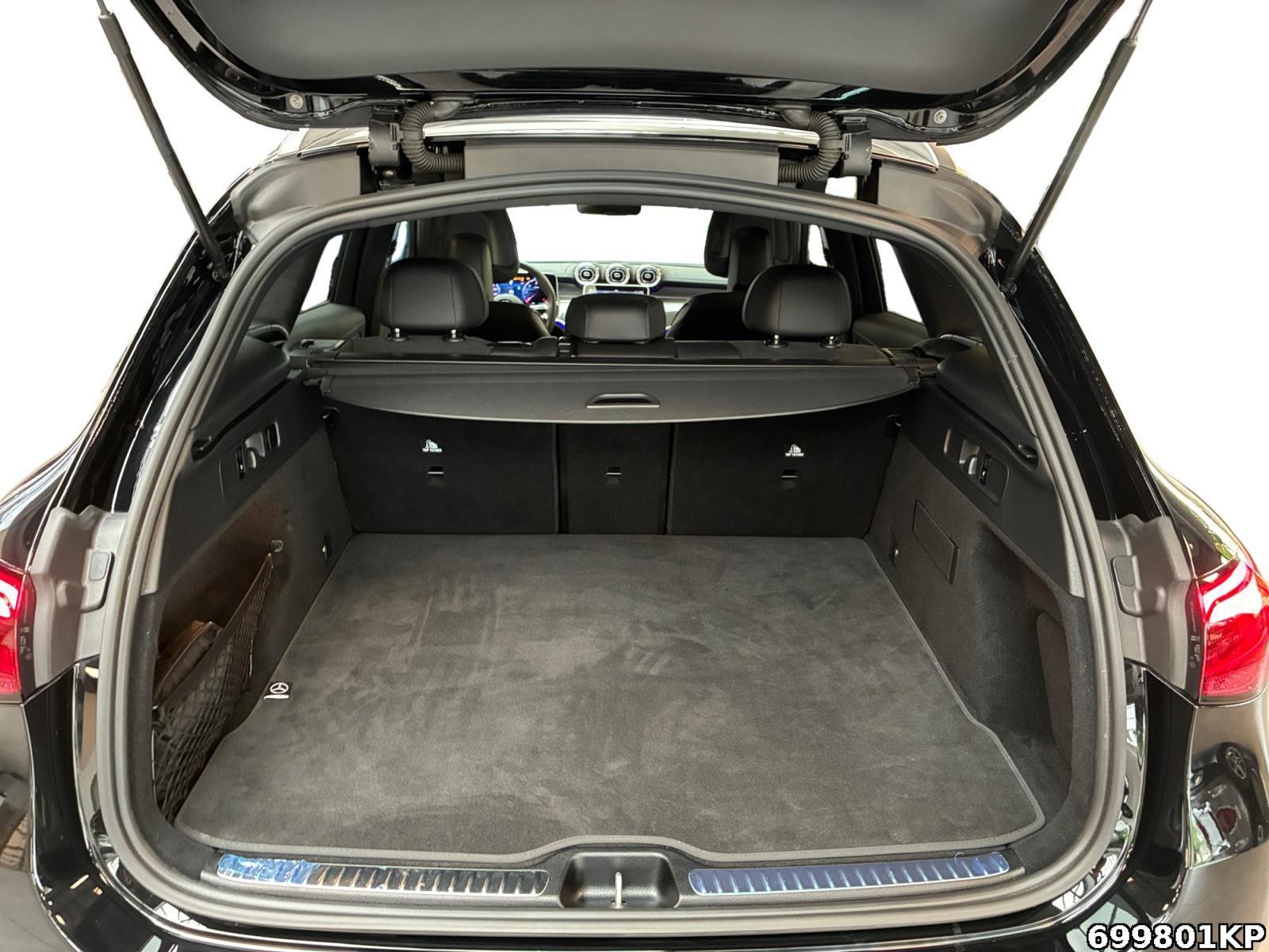Fahrzeugabbildung Mercedes-Benz GLC 300 d 4M AMG AHK Pano 360° Memory DISTRONIC