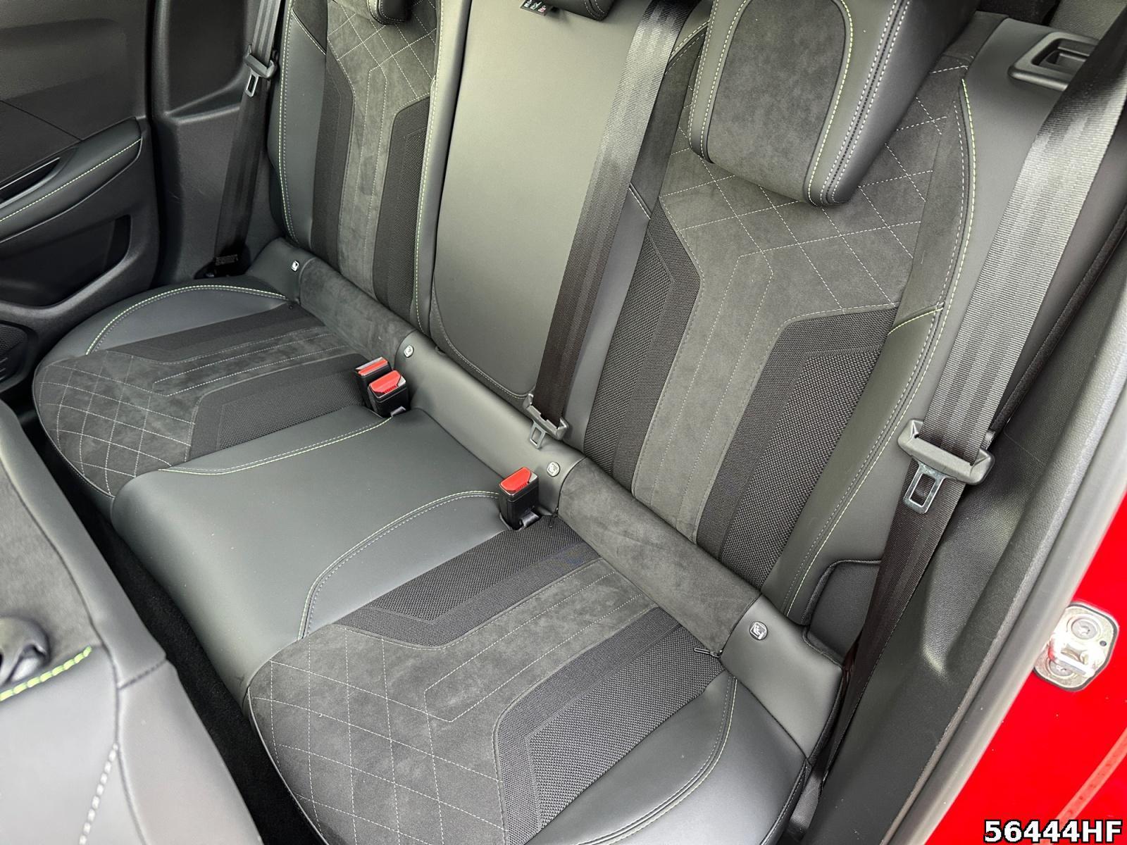Fahrzeugabbildung Peugeot 208 elektro 136, GT+