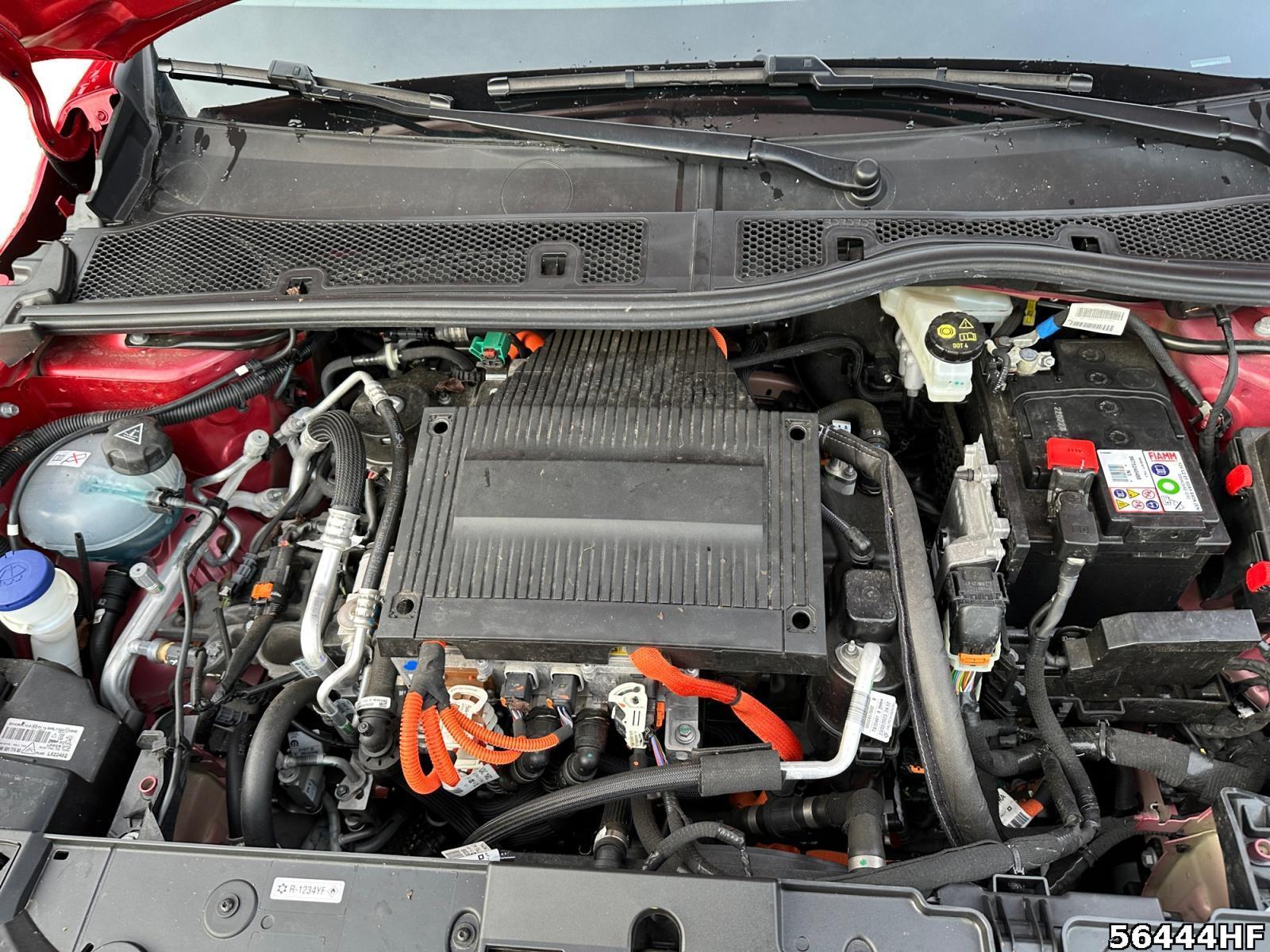 Fahrzeugabbildung Peugeot 208 elektro 136, GT+