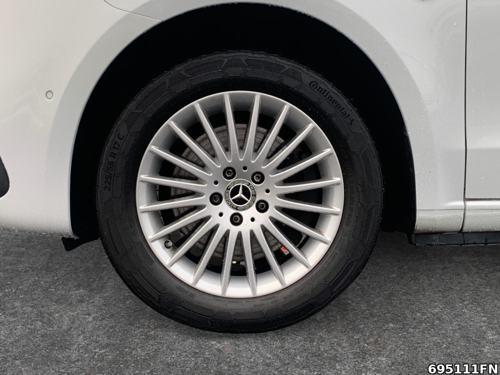 Fahrzeugabbildung Mercedes-Benz Vito 119 Tourer PRO L *2xKLIMA*MULTIBEAM*9 SITZE