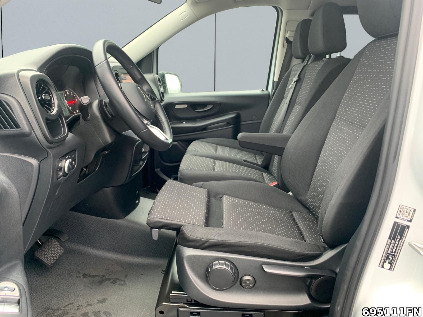 Fahrzeugabbildung Mercedes-Benz Vito 119 Tourer PRO L *2xKLIMA*MULTIBEAM*9 SITZE