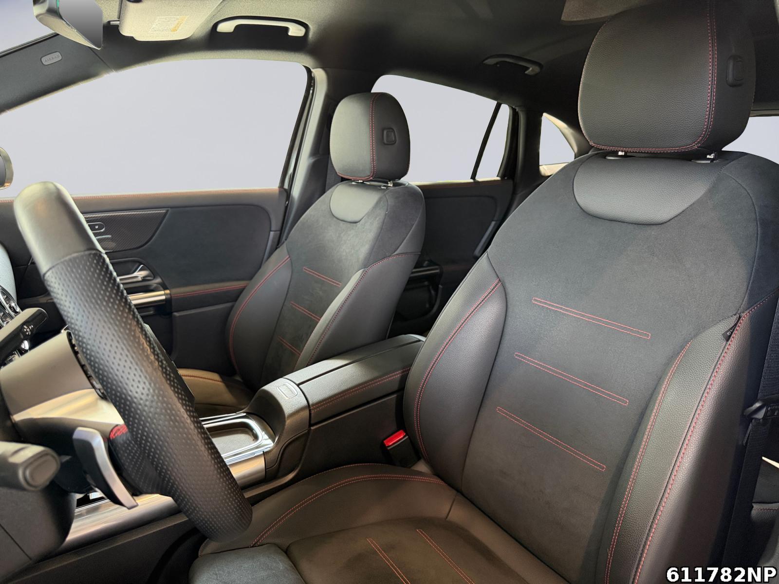 Fahrzeugabbildung Mercedes-Benz GLA 250 e AMG Multibeam KEYLESS-GO Totwinkel