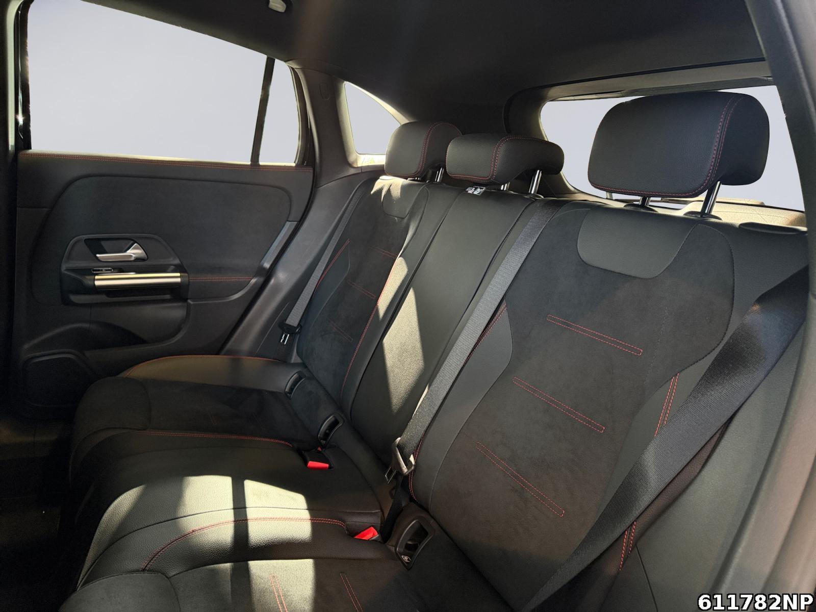 Fahrzeugabbildung Mercedes-Benz GLA 250 e AMG Multibeam KEYLESS-GO Totwinkel