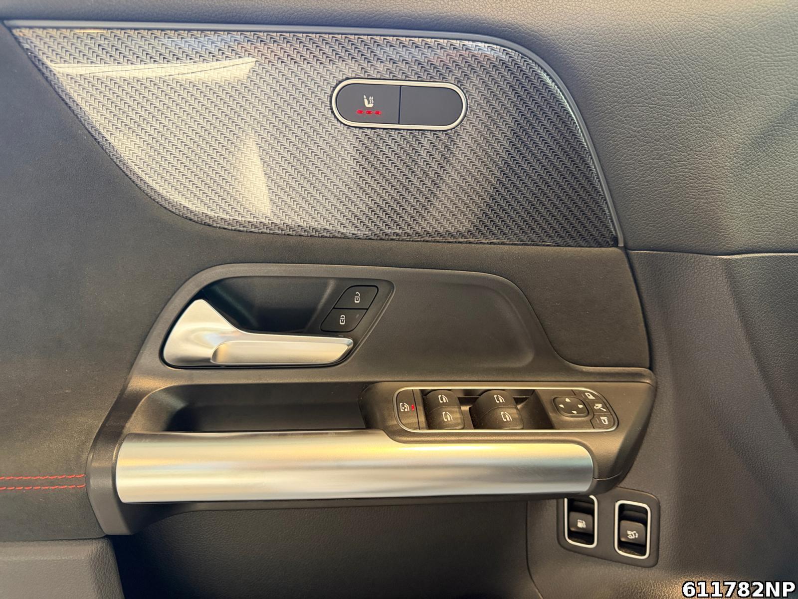 Fahrzeugabbildung Mercedes-Benz GLA 250 e AMG Multibeam KEYLESS-GO Totwinkel