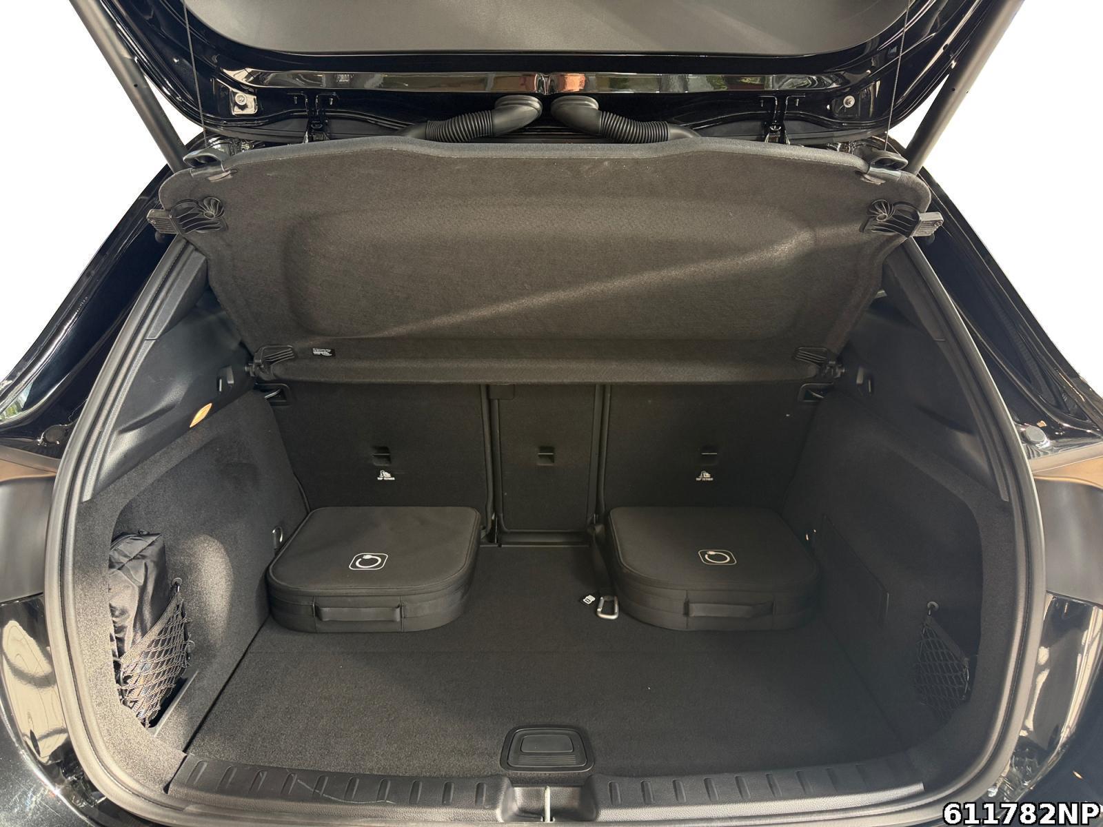 Fahrzeugabbildung Mercedes-Benz GLA 250 e AMG Multibeam KEYLESS-GO Totwinkel