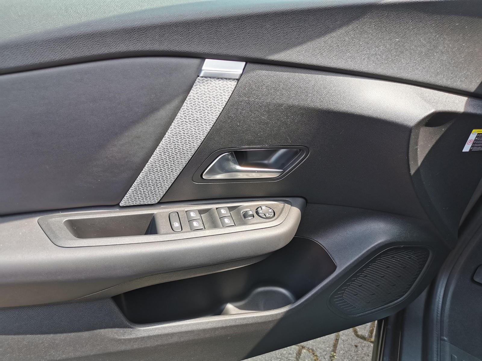 Fahrzeugabbildung Citroën C4 Feel+SHZ+PDC+LED+S&S+USB+ISOFIX+Kamera+ACC+