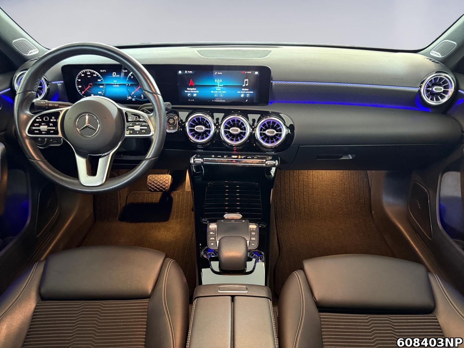 Fahrzeugabbildung Mercedes-Benz A 200 Progressive Burmester Kamera DAB+ Nightpa.