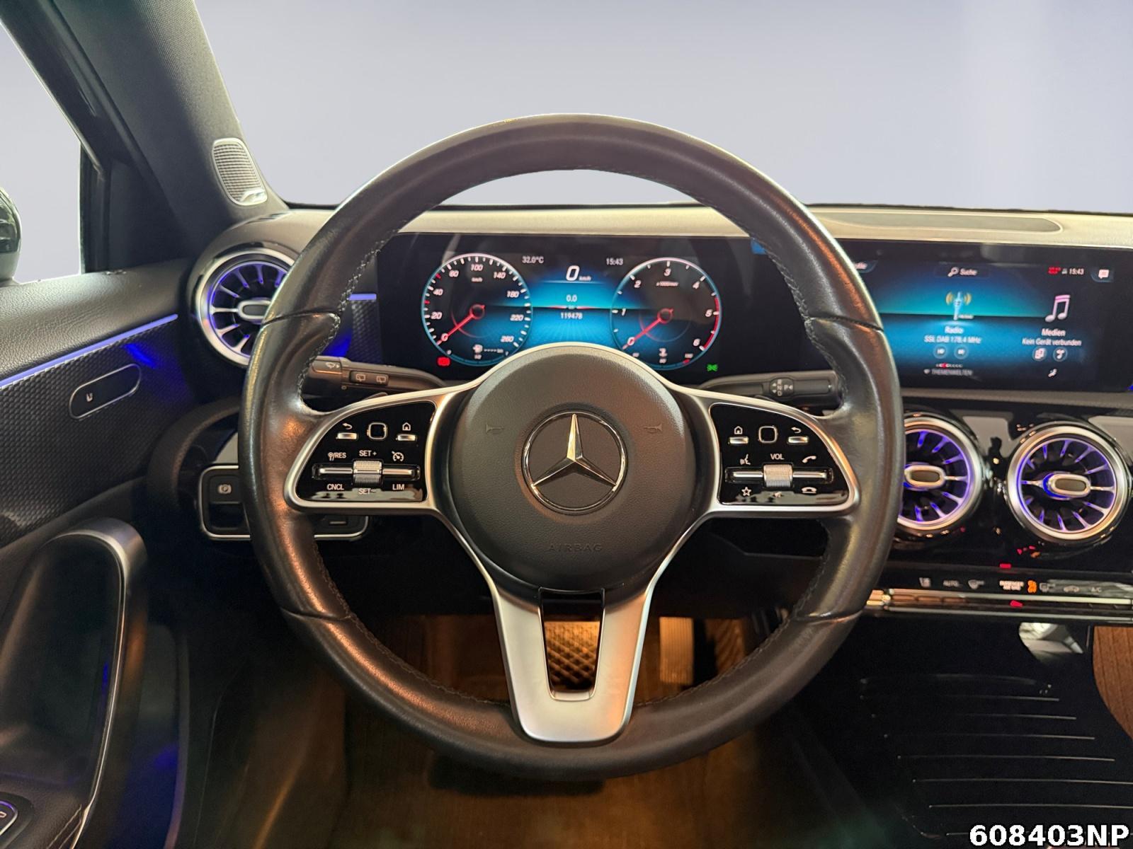 Fahrzeugabbildung Mercedes-Benz A 200 Progressive Burmester Kamera DAB+ Nightpa.