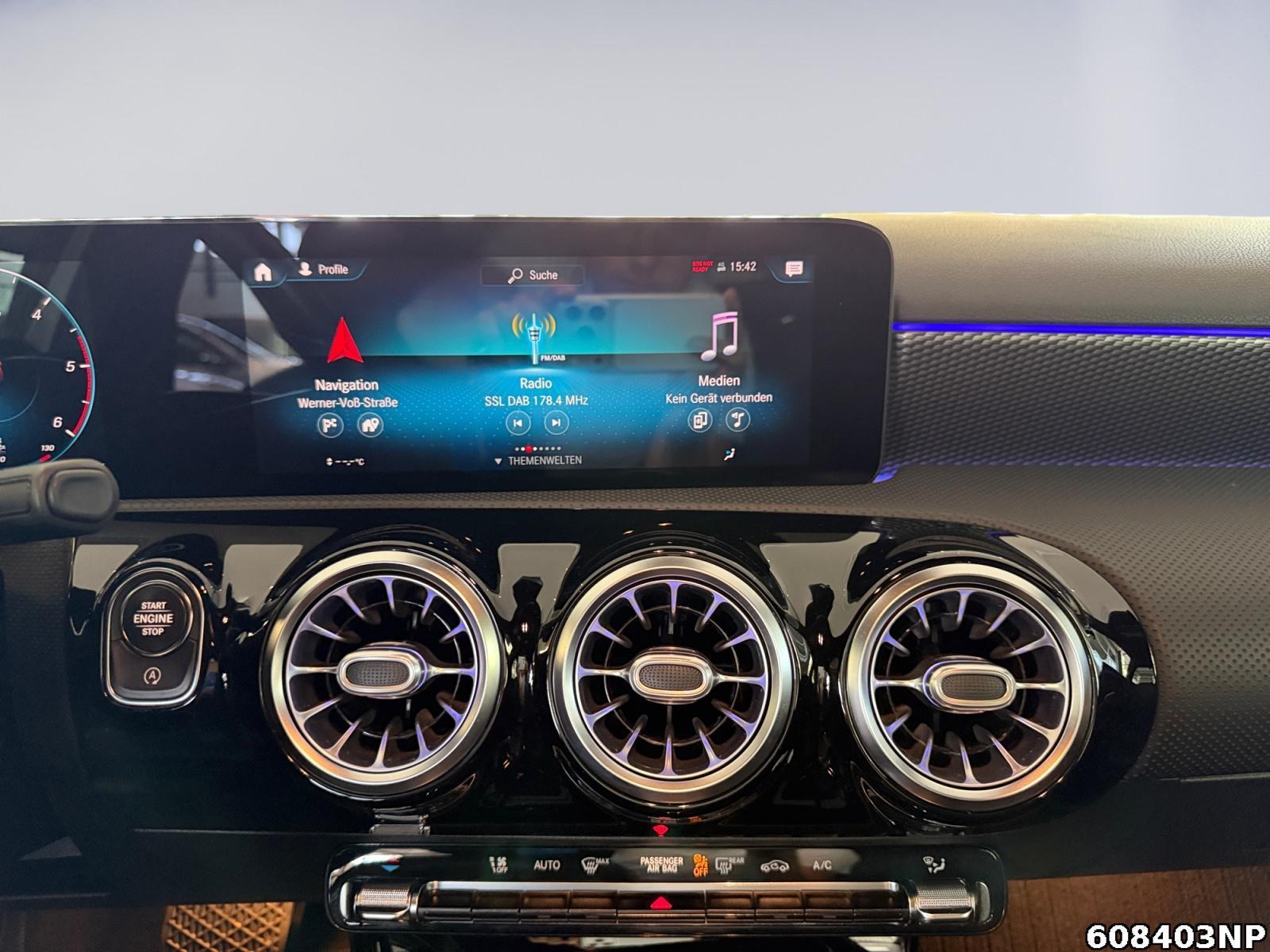 Fahrzeugabbildung Mercedes-Benz A 200 Progressive Burmester Kamera DAB+ Nightpa.