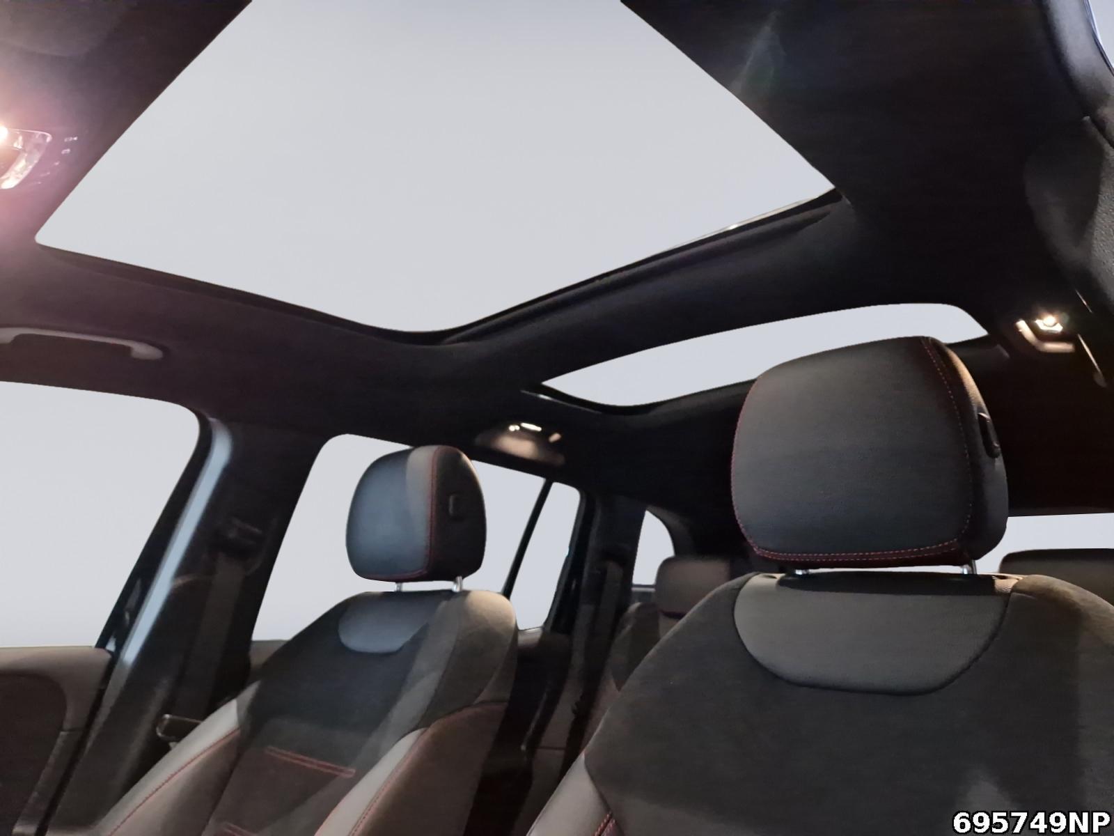 Fahrzeugabbildung Mercedes-Benz EQB 4M AMG Night DISTRONIC Pano Kamera