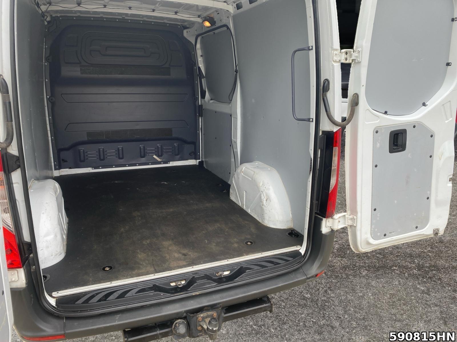 Fahrzeugabbildung Mercedes-Benz Sprinter 211 CDI **KLIMA**AHK**L1H1**3 SITZE**