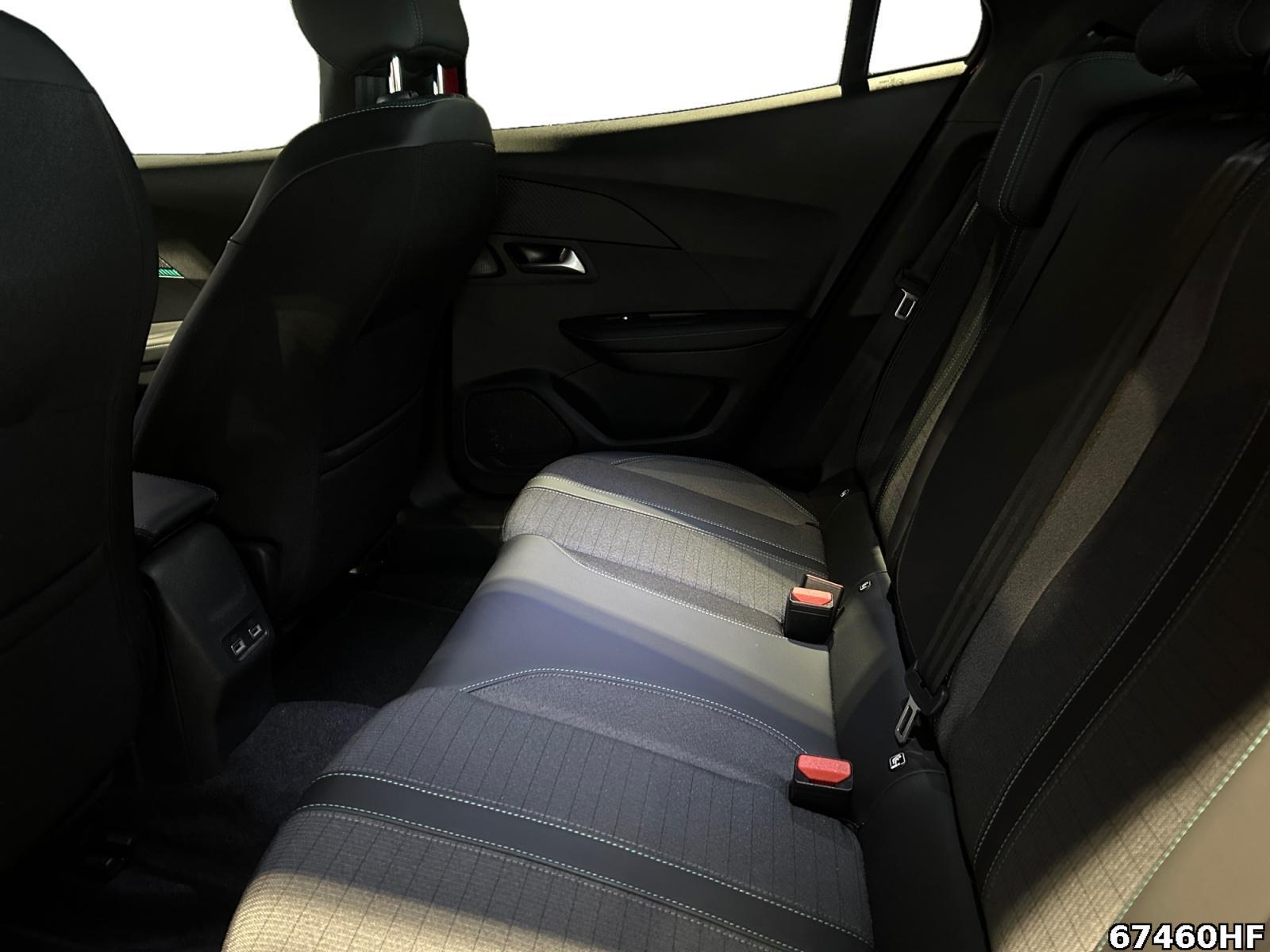Fahrzeugabbildung Peugeot 2008 Neu Allure Pack 136PS *Navi*Sitzheizung*LED*