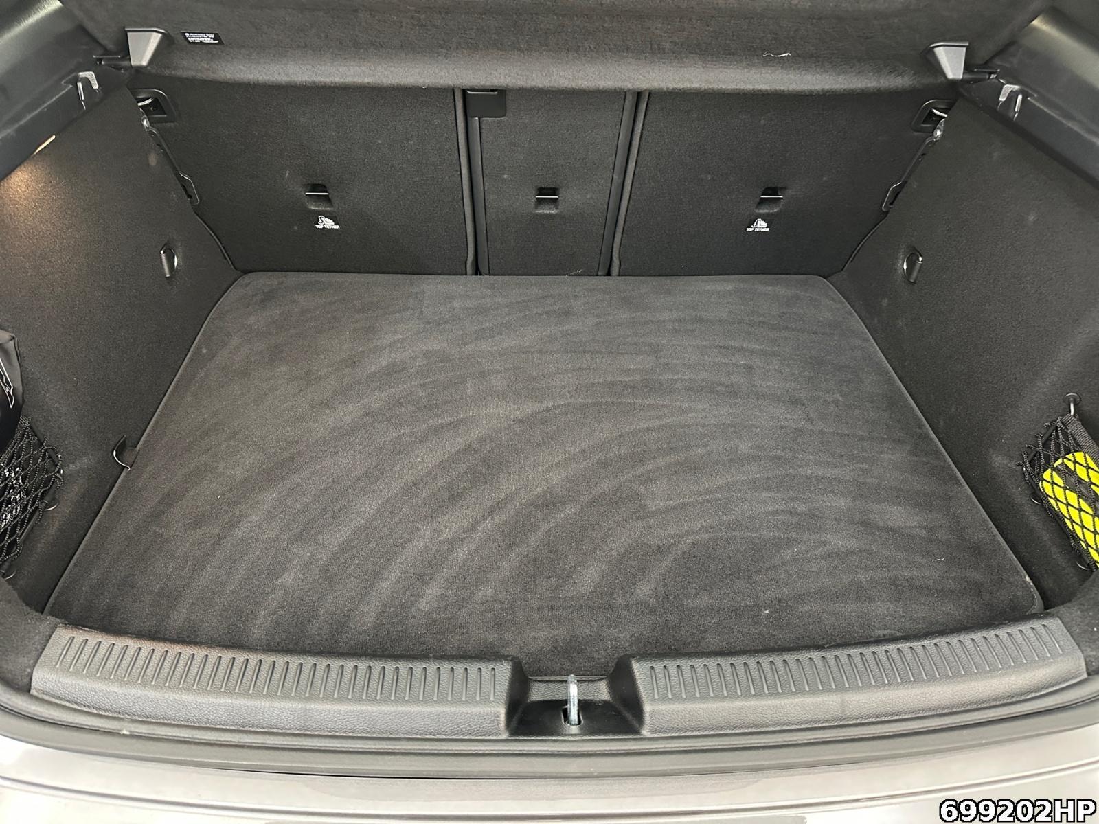 Fahrzeugabbildung Mercedes-Benz A 180 Progressive Volldigi. LED Navigation