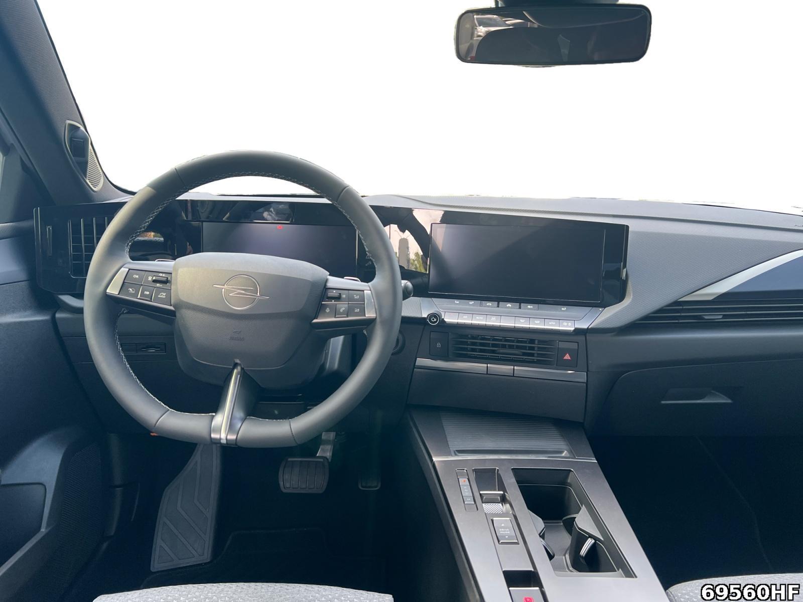Fahrzeugabbildung Opel Astra ST Edition Hybrid 145 PS