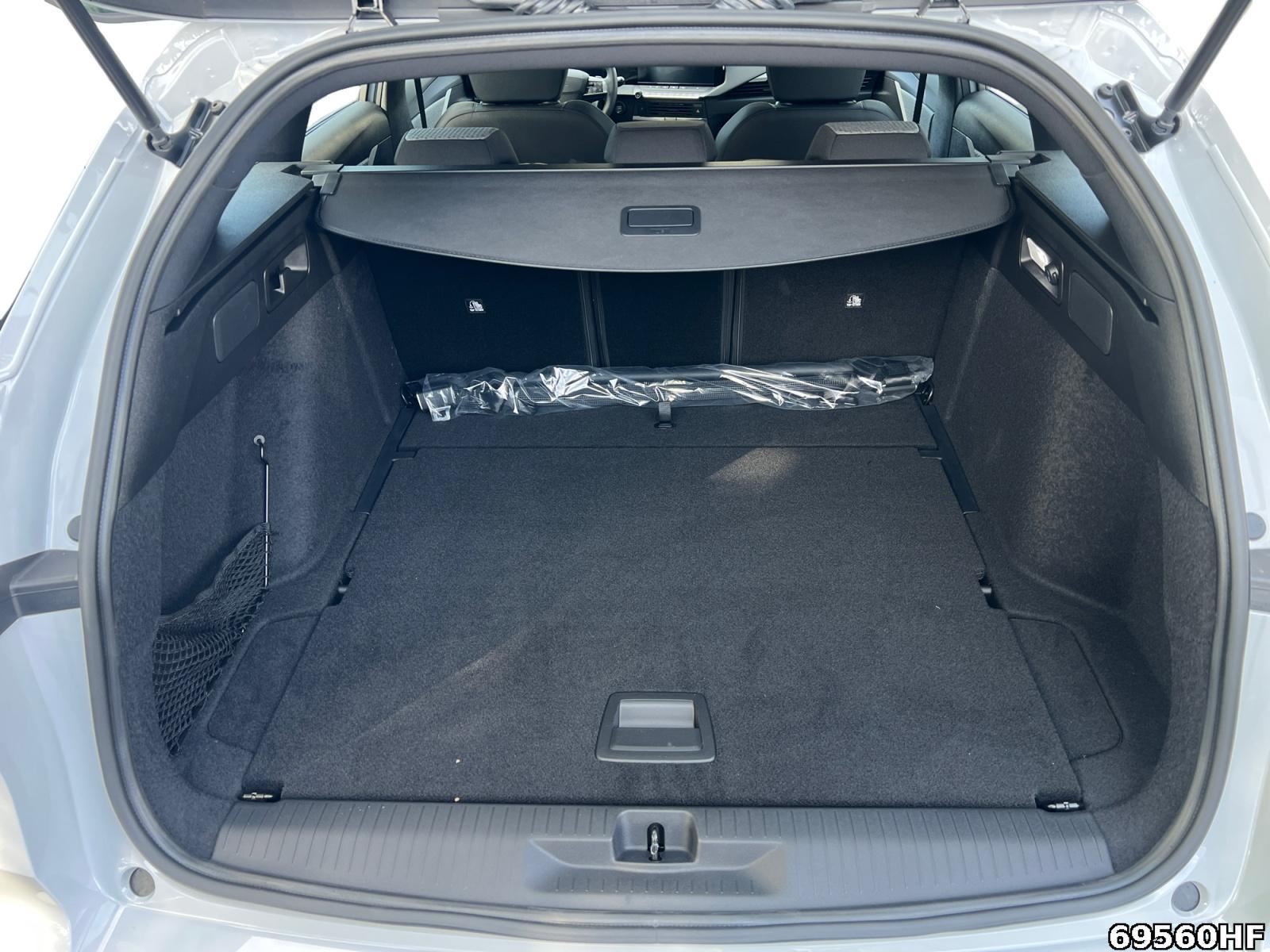 Fahrzeugabbildung Opel Astra ST Edition Hybrid 145 PS