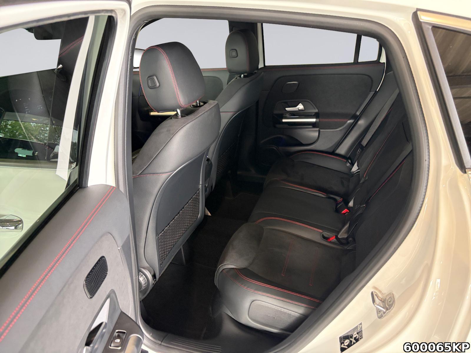 Fahrzeugabbildung Mercedes-Benz GLA 250 4M AMG Pano 360° Carplay Keyless Totw.