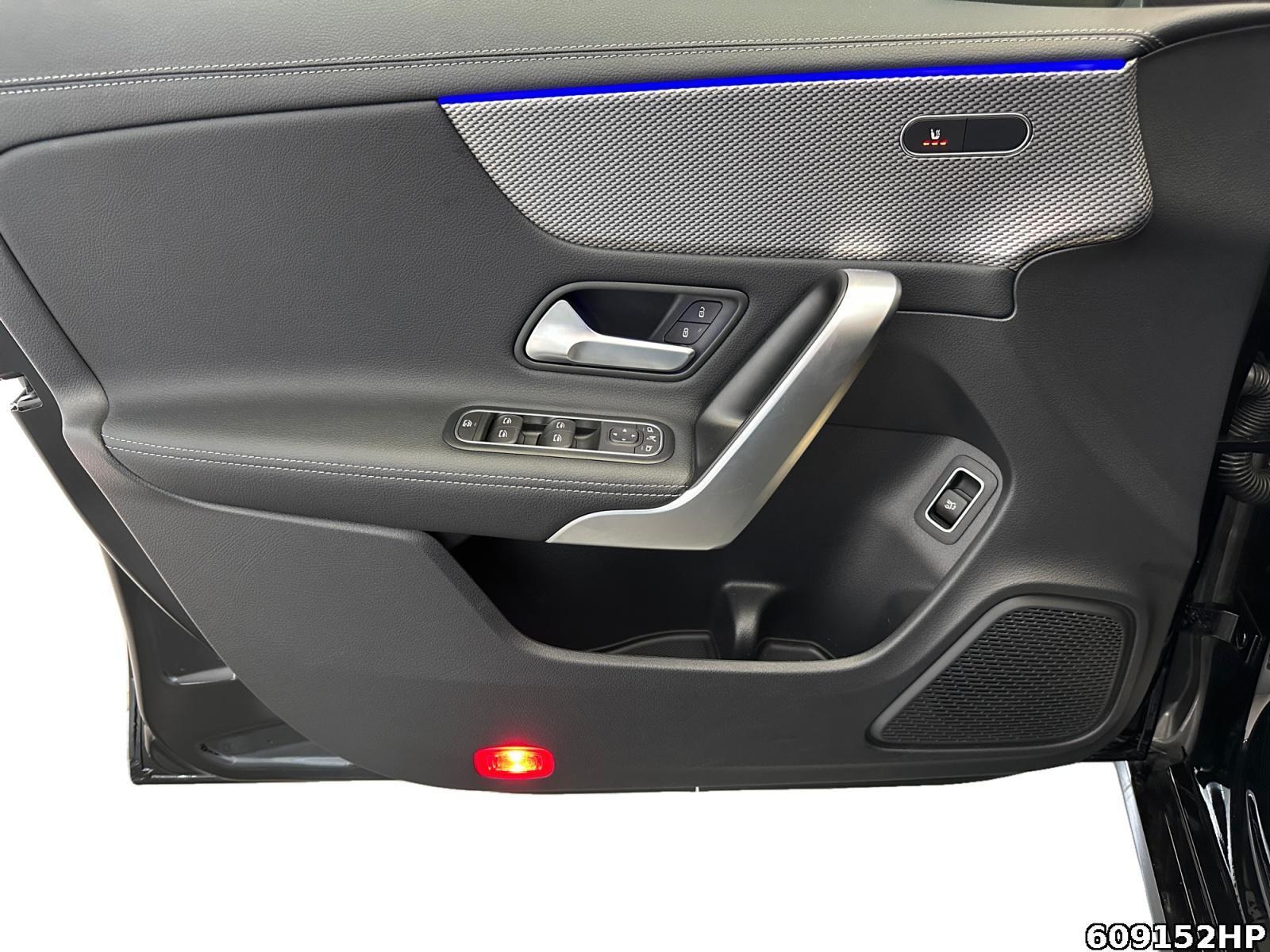 Fahrzeugabbildung Mercedes-Benz CLA 200 Shooting Brake Progressive CarPlay EASY-PACK SHZ LED