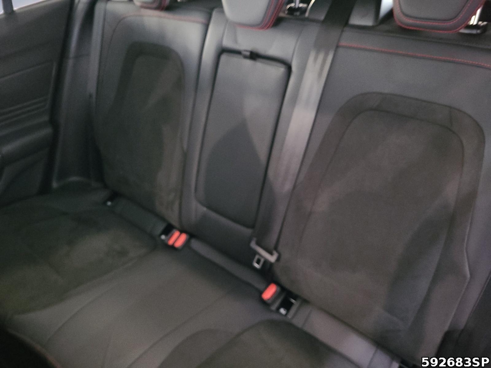 Fahrzeugabbildung Ford Focus PANORAMA HEAD-UP AMBIENTELICHT