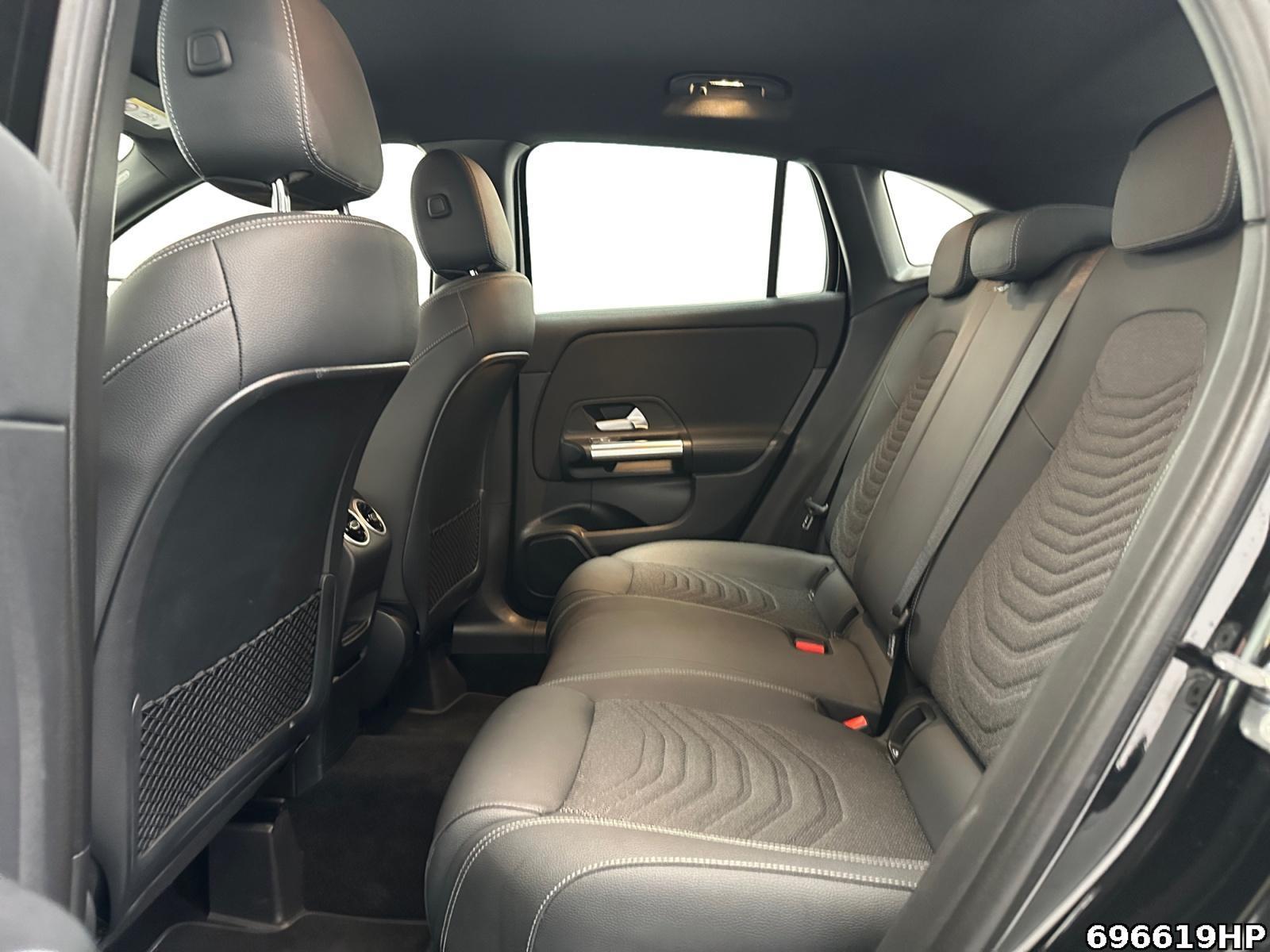 Fahrzeugabbildung Mercedes-Benz GLA 200 Progressive AHK DISTRONIC Kamera Spurh.