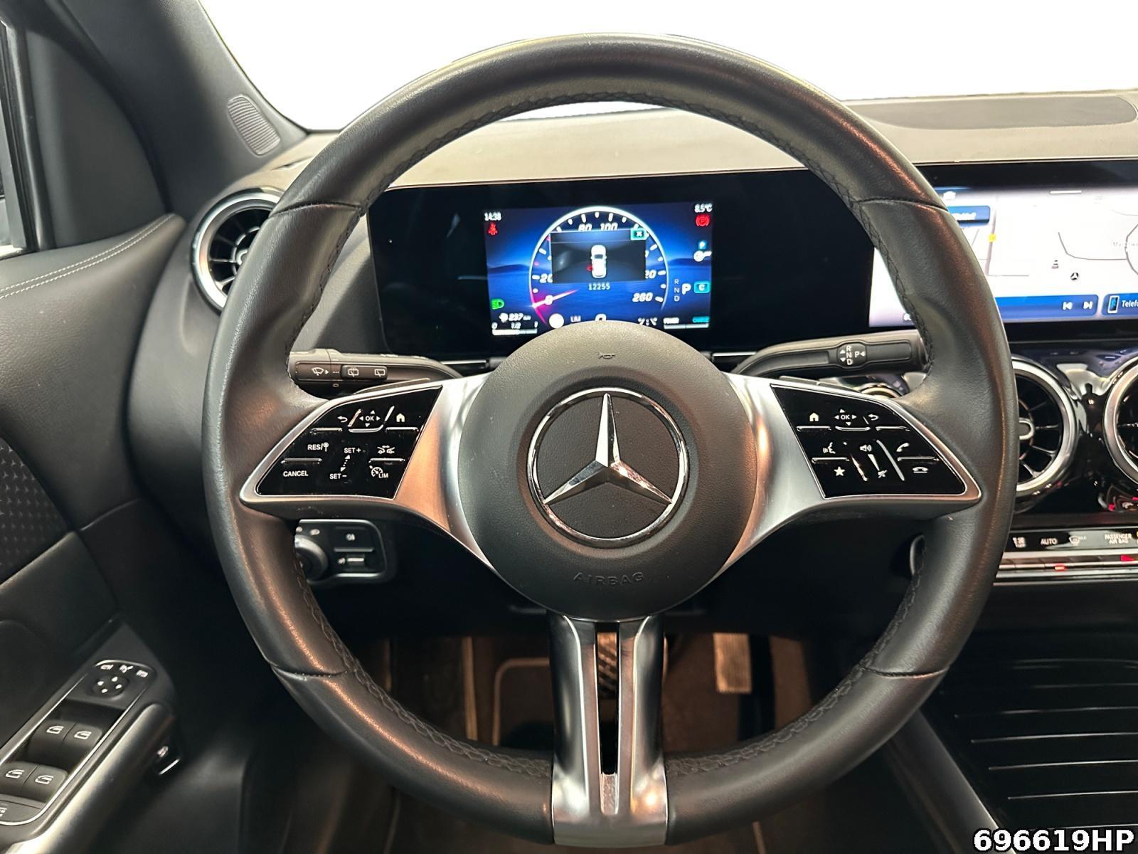 Fahrzeugabbildung Mercedes-Benz GLA 200 Progressive AHK DISTRONIC Kamera Spurh.
