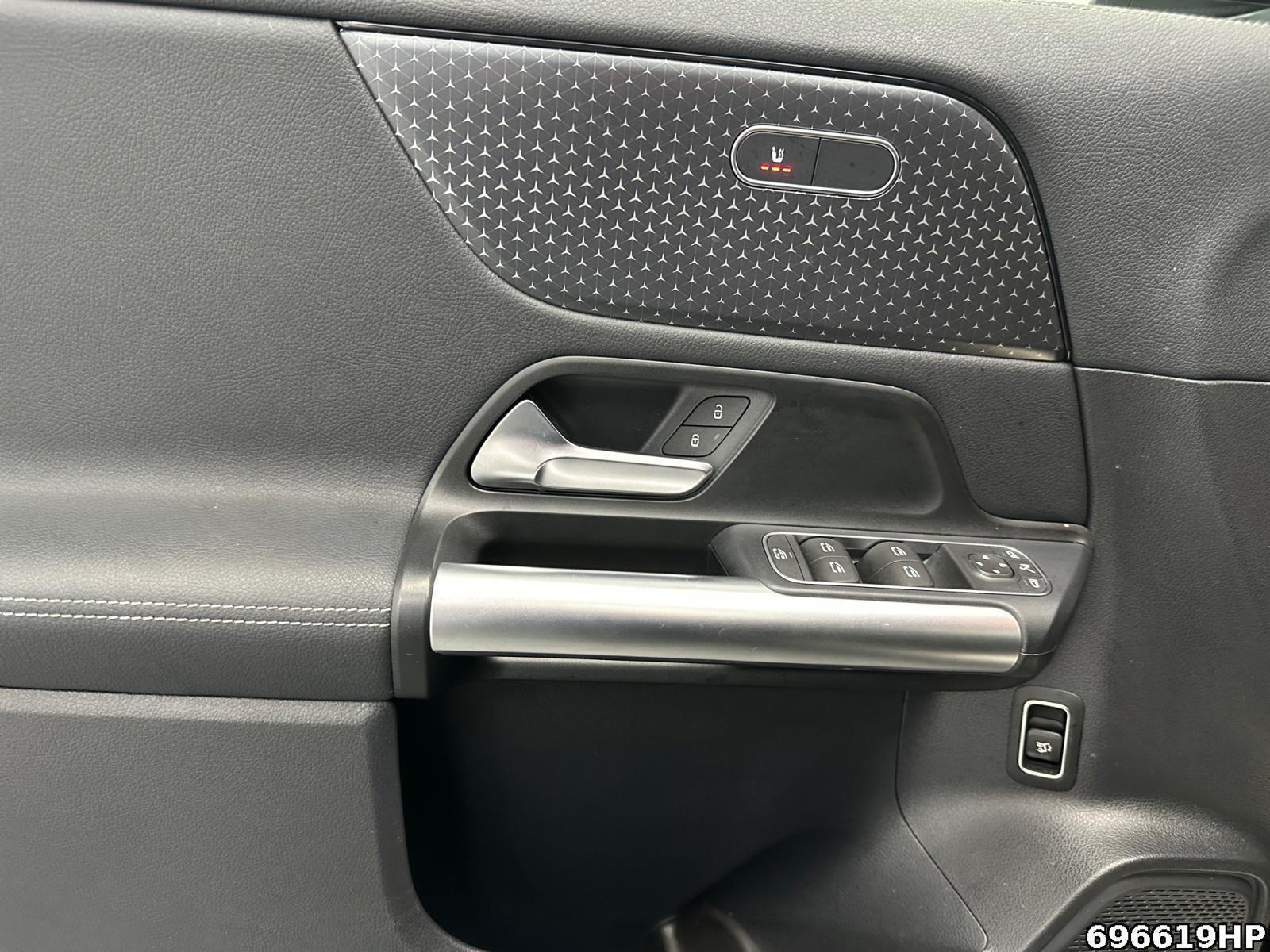 Fahrzeugabbildung Mercedes-Benz GLA 200 Progressive AHK DISTRONIC Kamera Spurh.