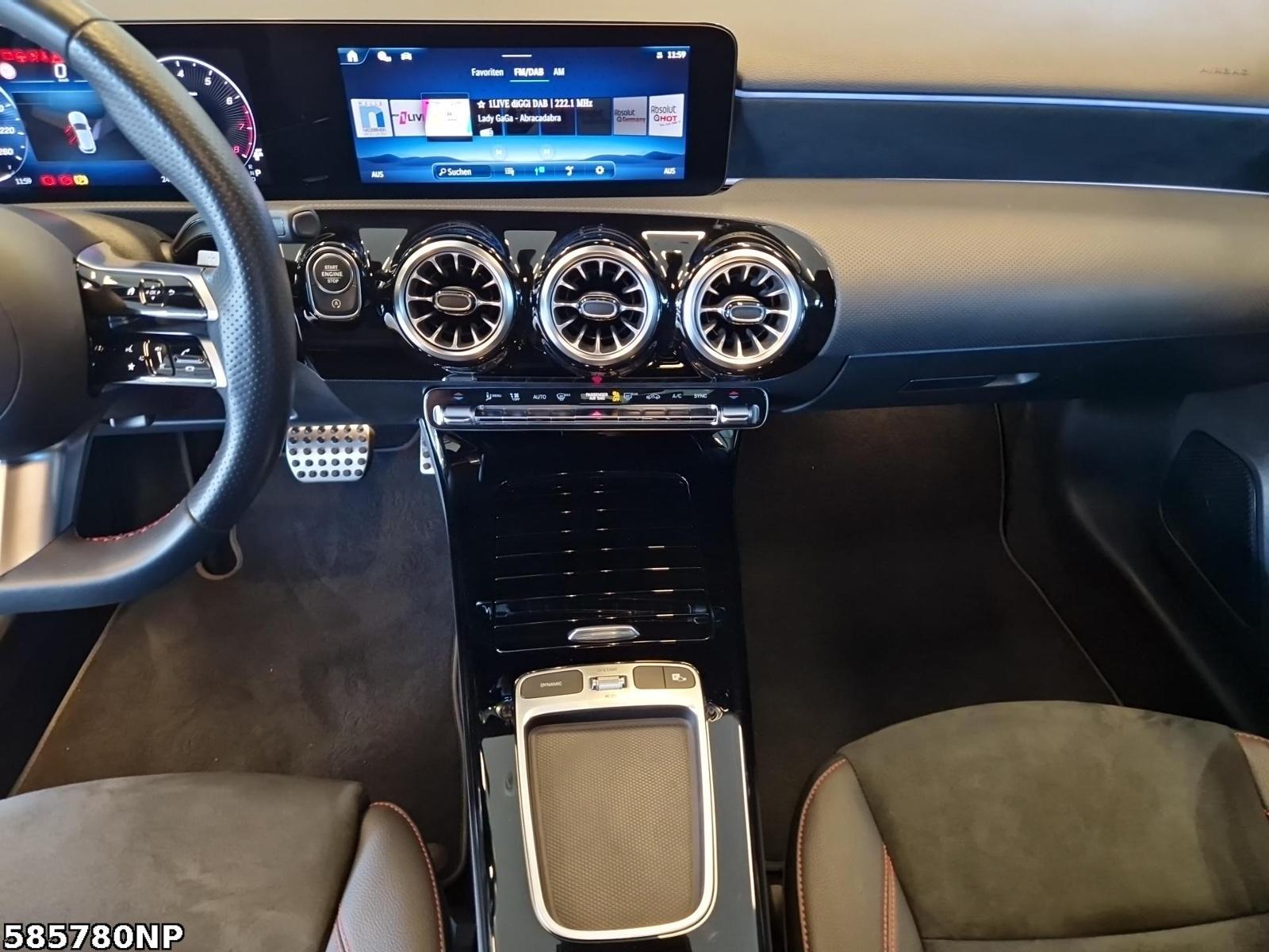 Fahrzeugabbildung Mercedes-Benz A 180 AMG Premium 360° Carplay Soundsystem LED