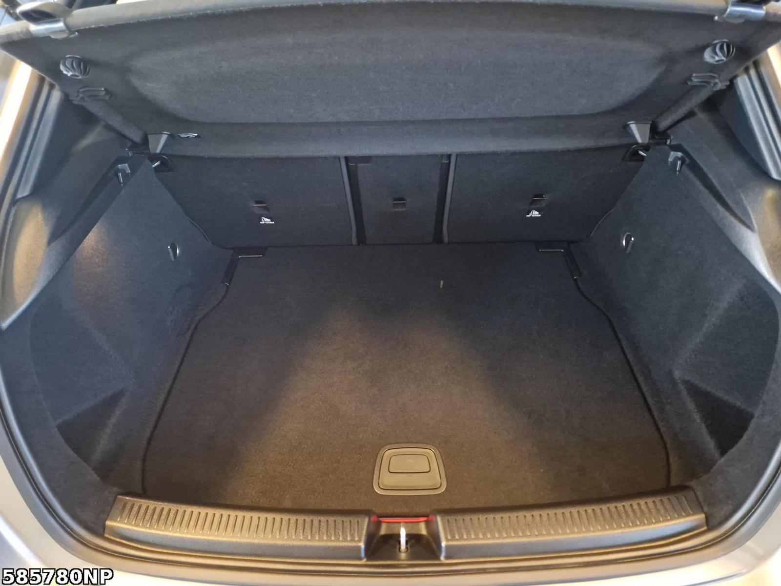 Fahrzeugabbildung Mercedes-Benz A 180 AMG Premium 360° Carplay Soundsystem LED