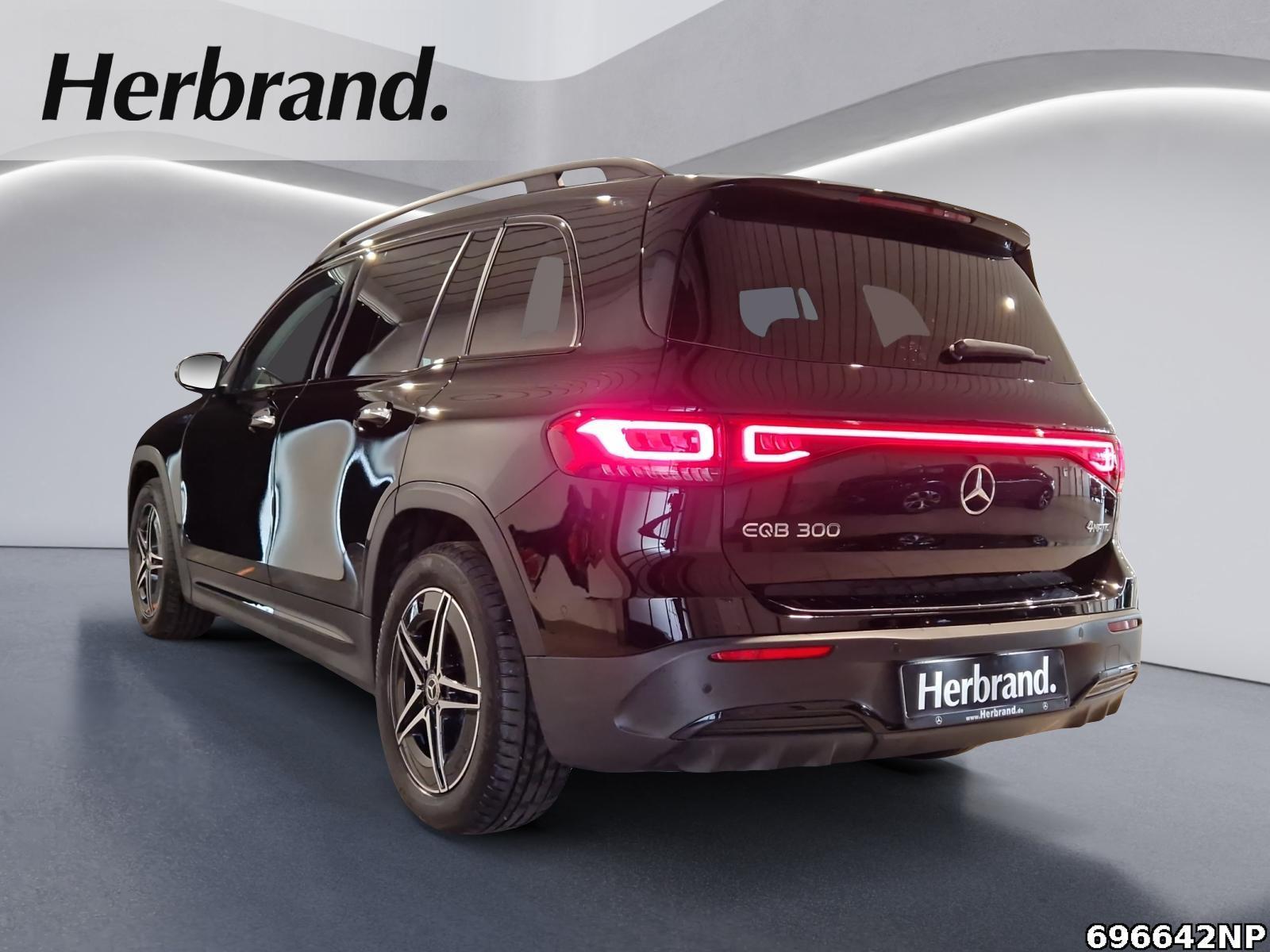 Fahrzeugabbildung Mercedes-Benz EQB 4M AMG Soundsystem Pano LED 360°KEYLESS