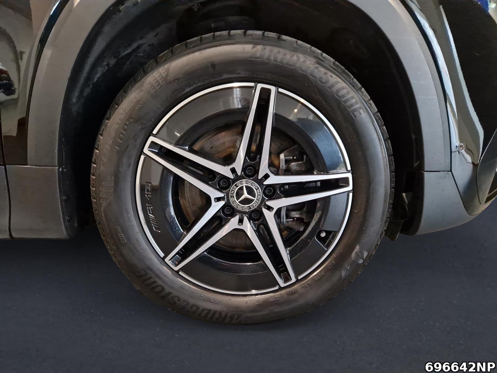 Fahrzeugabbildung Mercedes-Benz EQB 4M AMG Soundsystem Pano LED 360°KEYLESS