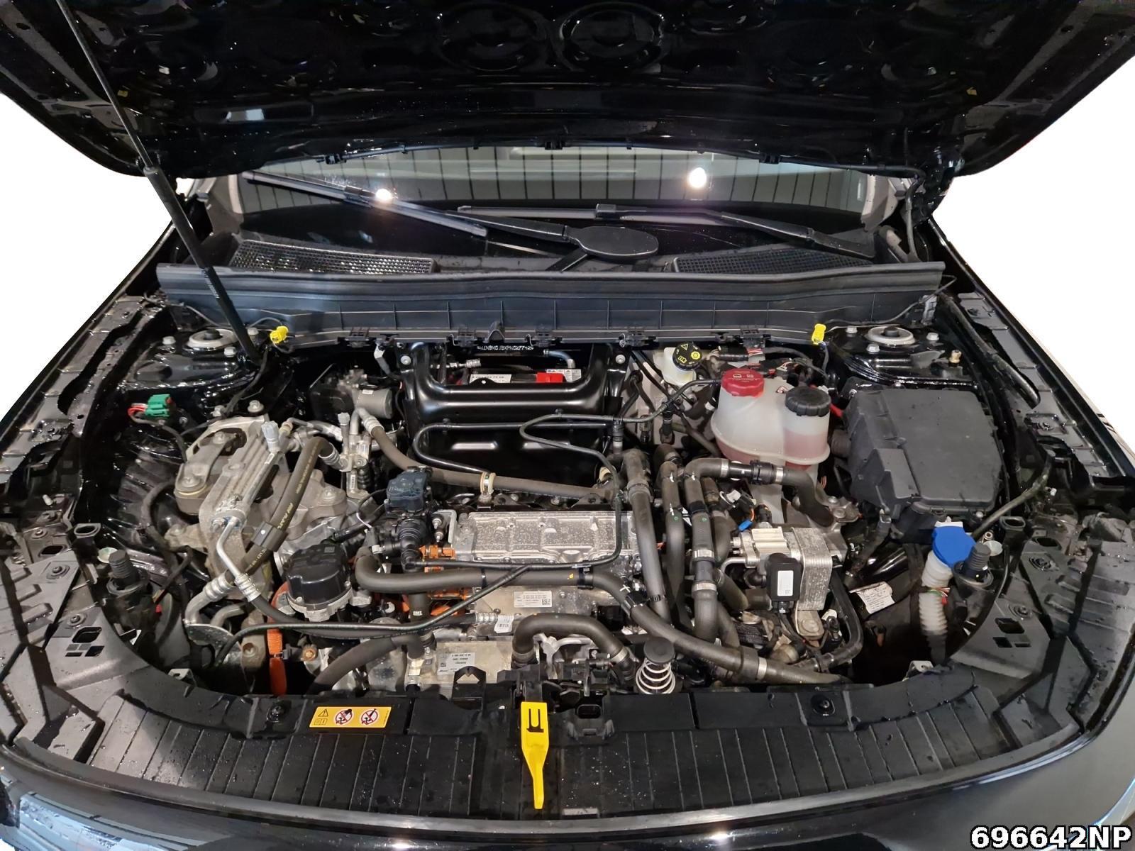 Fahrzeugabbildung Mercedes-Benz EQB 4M AMG Soundsystem Pano LED 360°KEYLESS