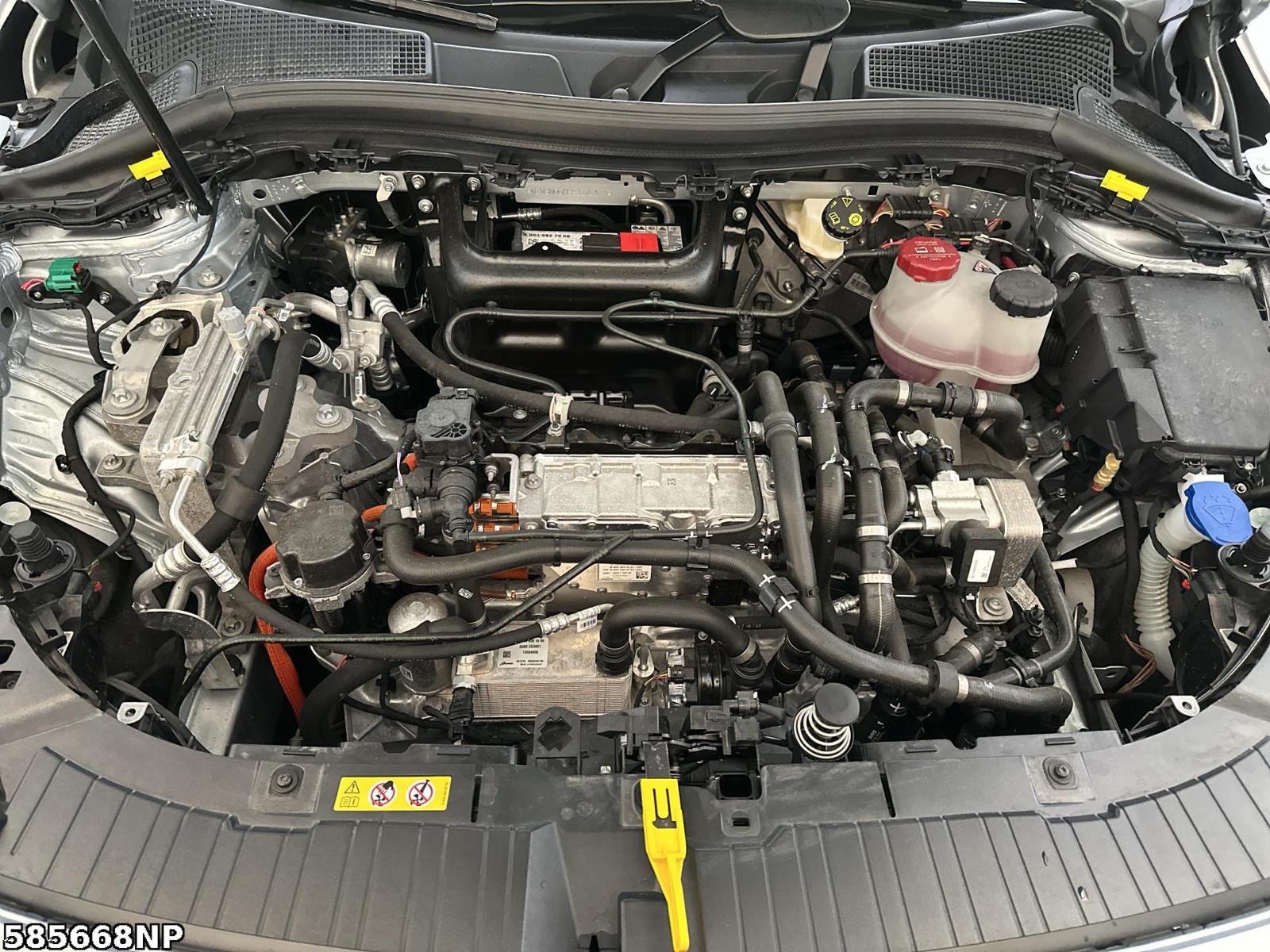 Fahrzeugabbildung Mercedes-Benz EQA Progressive AHK LED Kamera PTS SHZ 18