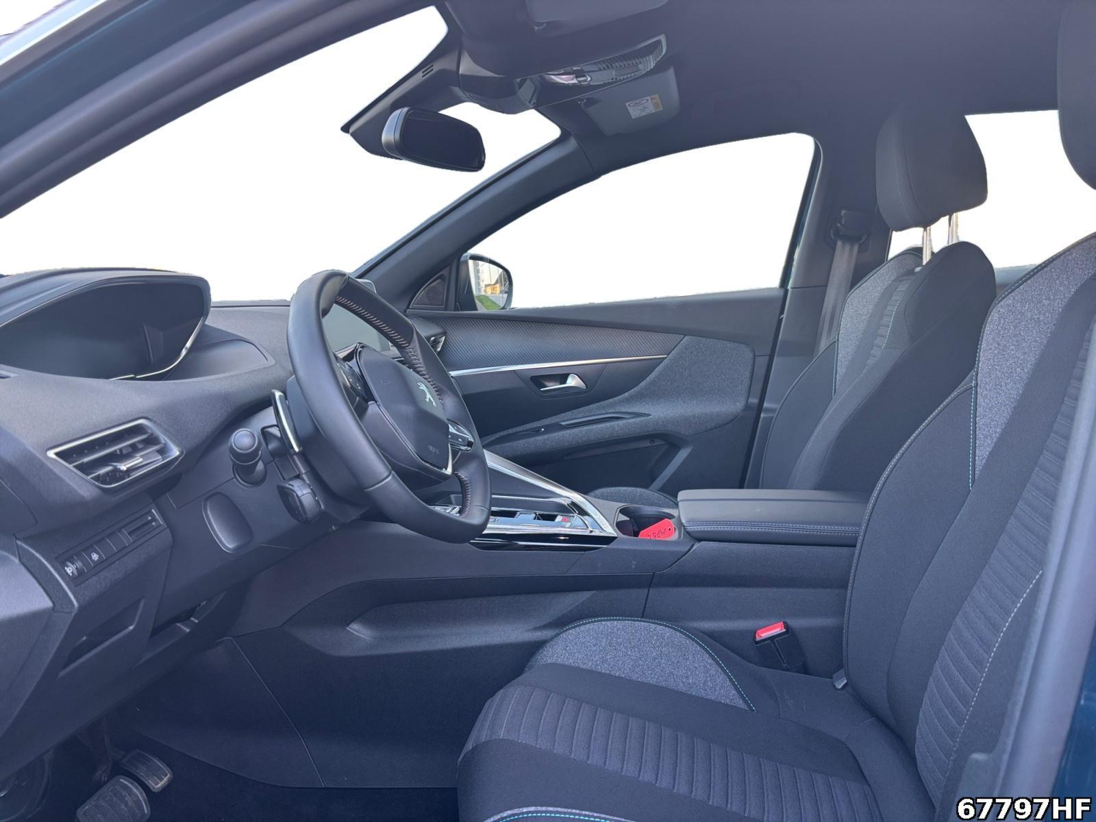 Fahrzeugabbildung Peugeot 3008 Active Pack +180KAMERA+CARPLAY+KEYLESS+DAB
