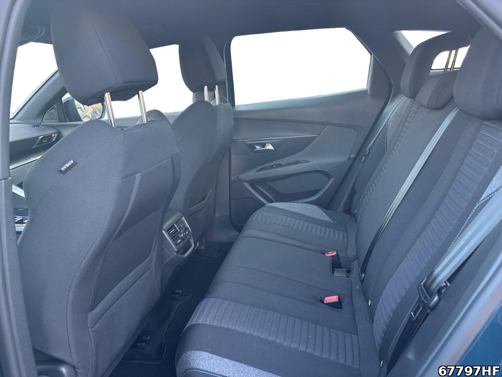 Fahrzeugabbildung Peugeot 3008 Active Pack +180KAMERA+CARPLAY+KEYLESS+DAB