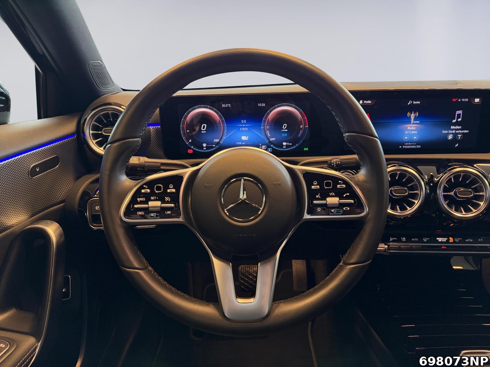 Fahrzeugabbildung Mercedes-Benz A 250 Progressive Limousine Night Kamera LED