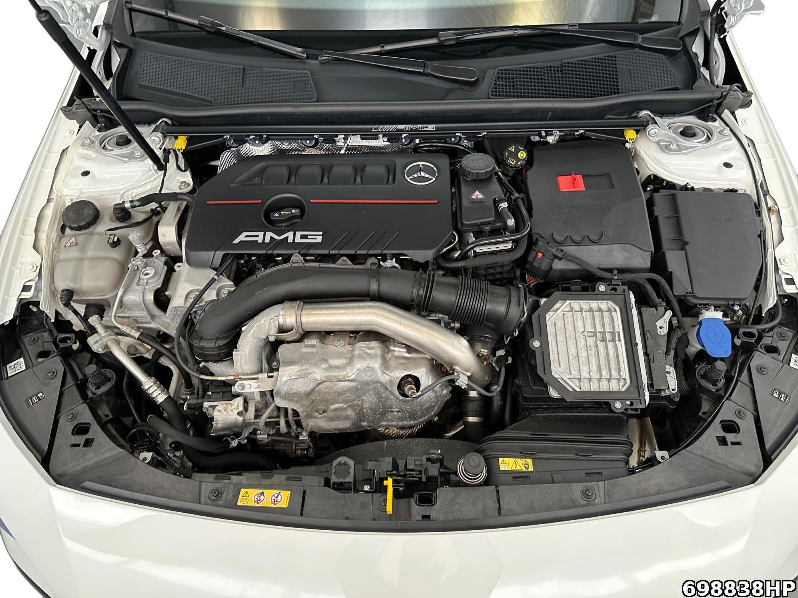 Fahrzeugabbildung Mercedes-Benz CLA 35 AMG 4M Pano NightII Aero+ Multibeam 19