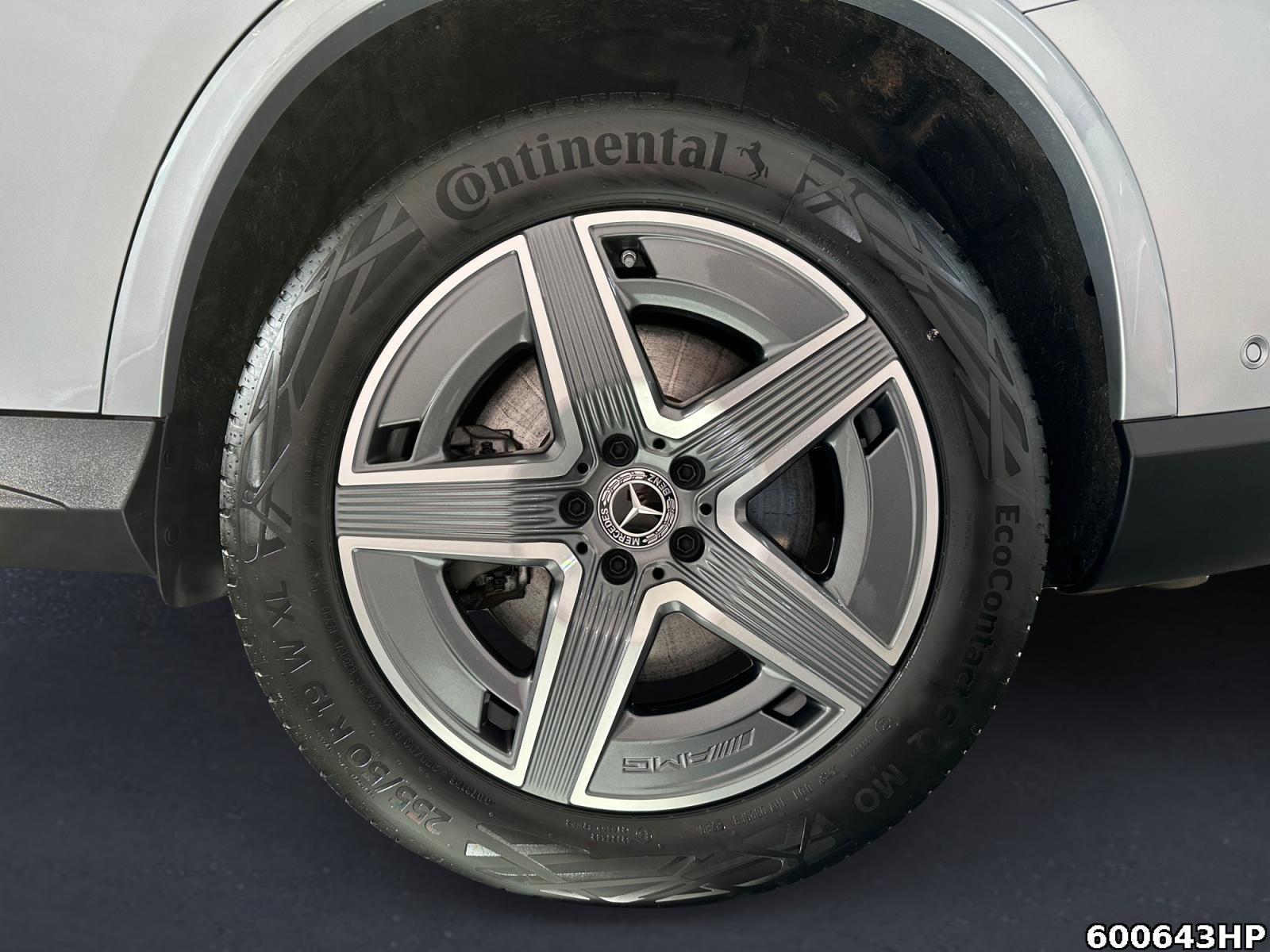 Fahrzeugabbildung Mercedes-Benz GLC 300 de AMG DigitalLight Distronic AHK Memory