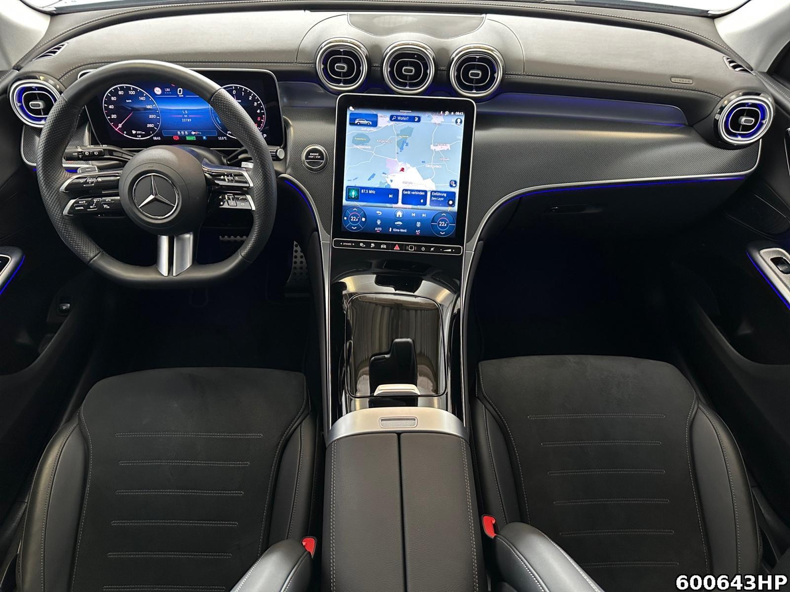Fahrzeugabbildung Mercedes-Benz GLC 300 de AMG DigitalLight Distronic AHK Memory