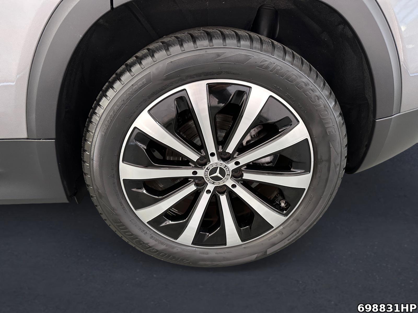 Fahrzeugabbildung Mercedes-Benz GLB 200 Progressive Pano AHK CarPlay KEYLESS GO