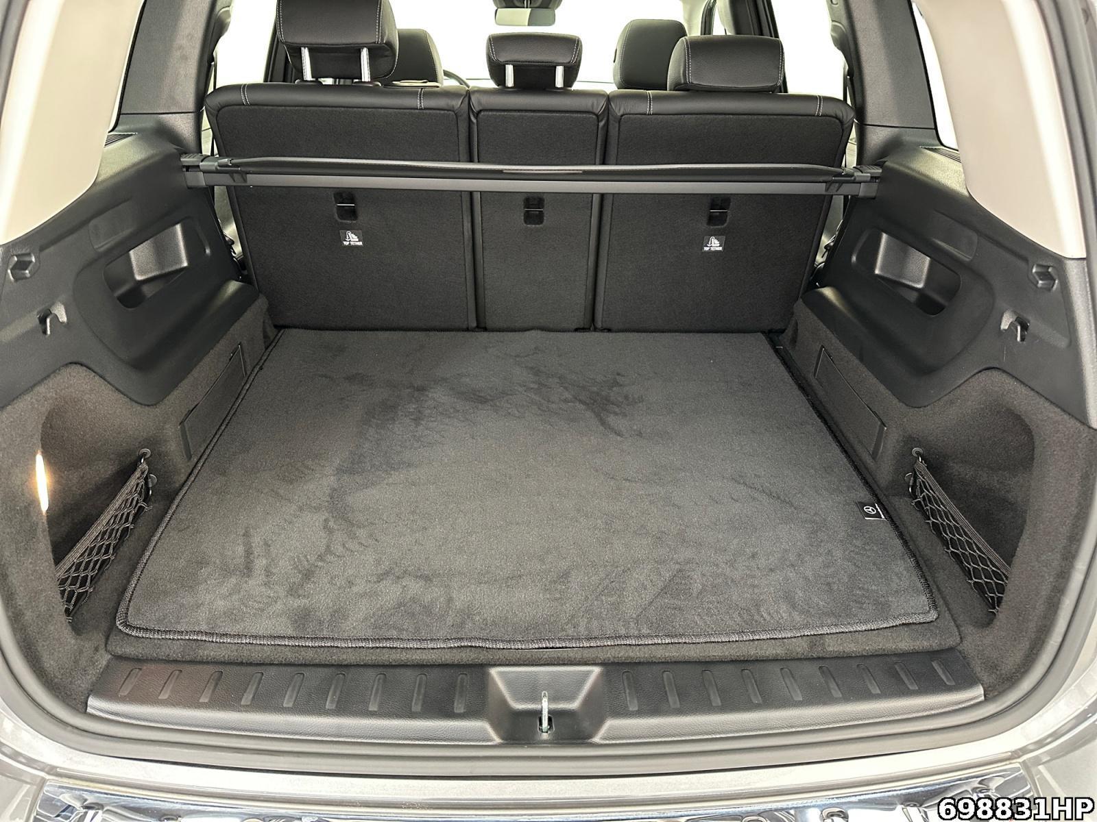 Fahrzeugabbildung Mercedes-Benz GLB 200 Progressive Pano AHK CarPlay KEYLESS GO